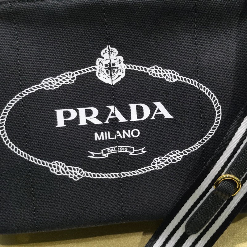 Prada 手提包