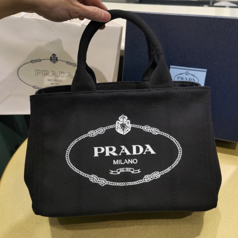 Prada 手提包