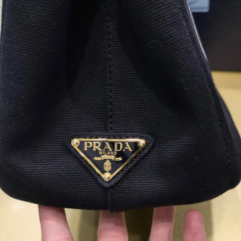 Prada 手提包