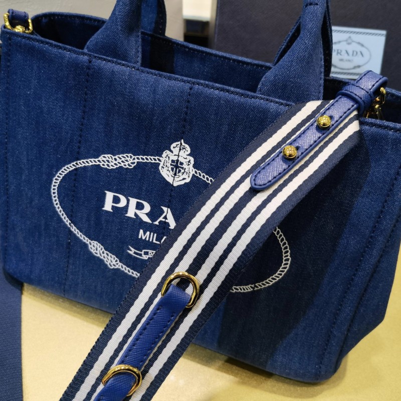 Prada 手提包