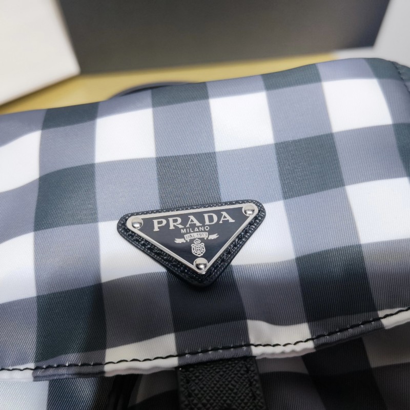 Prada 水桶包