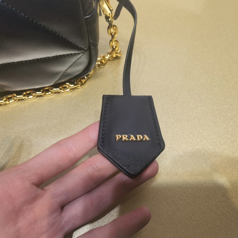 Prada 相册包 / 斜挎包