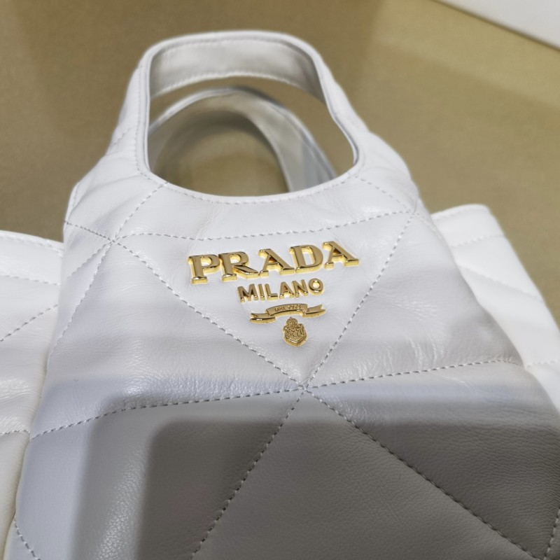 Prada 菜篮子