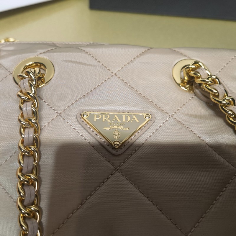 Prada 单肩斜挎包