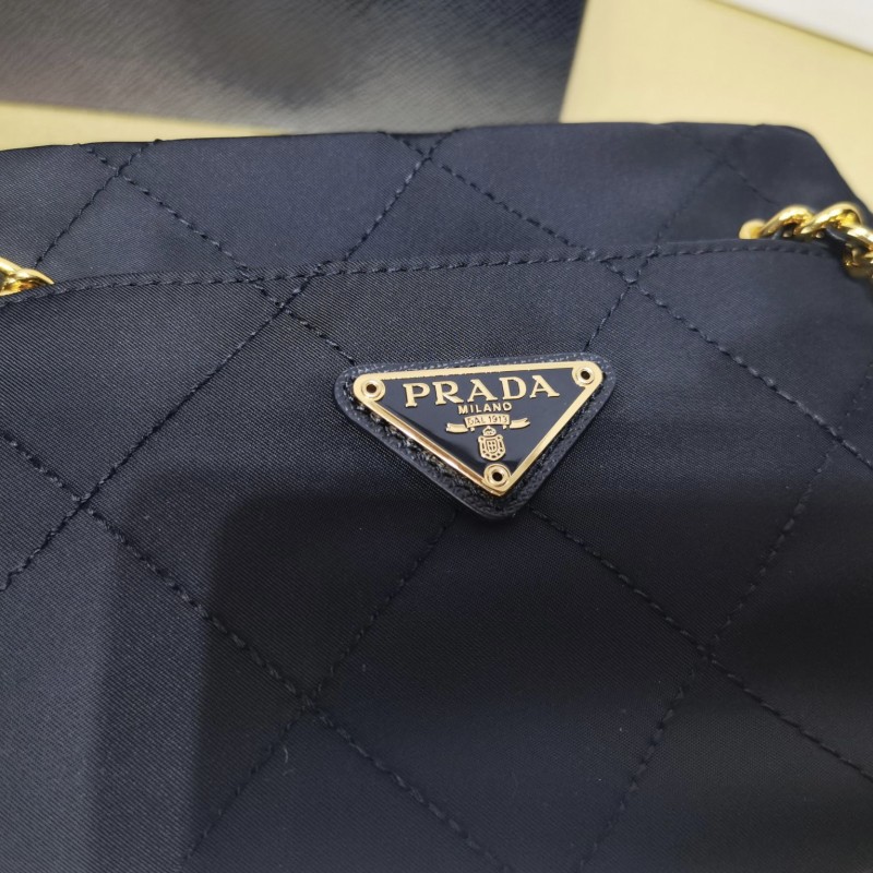 Prada 链条包