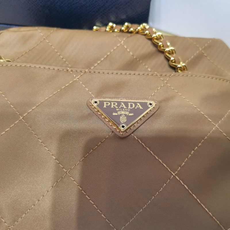 Prada 链条包