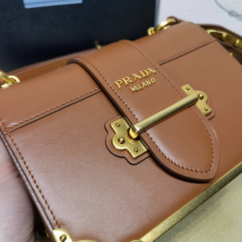 Prada Cahier 盒子包