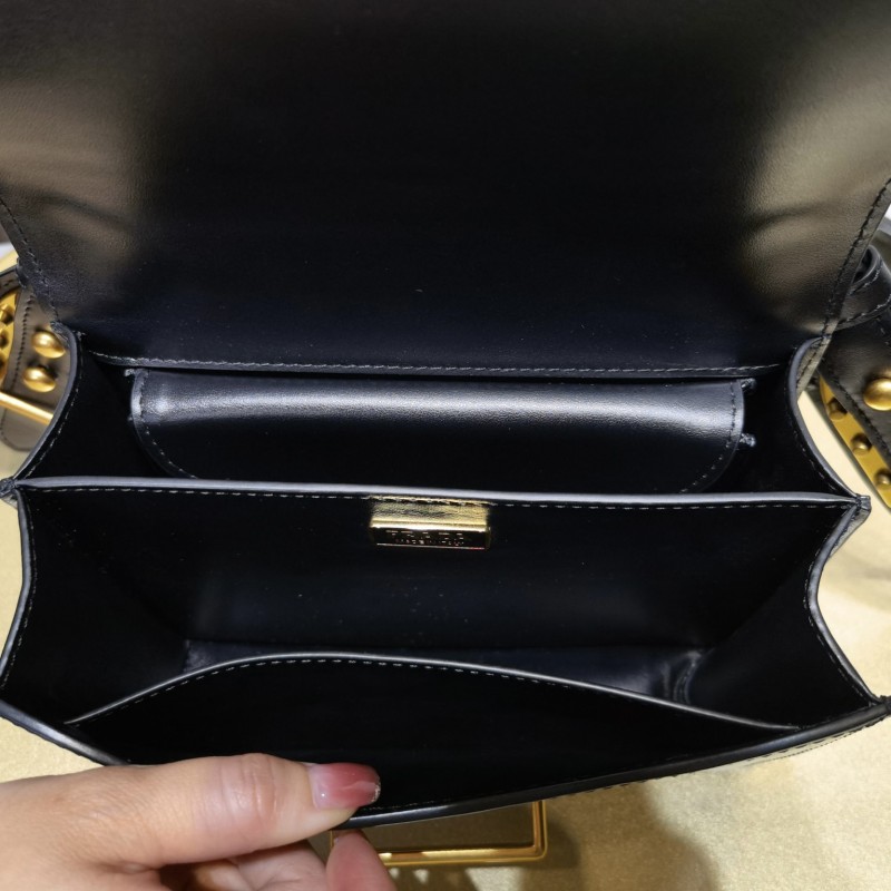 Prada Cahier 盒子包