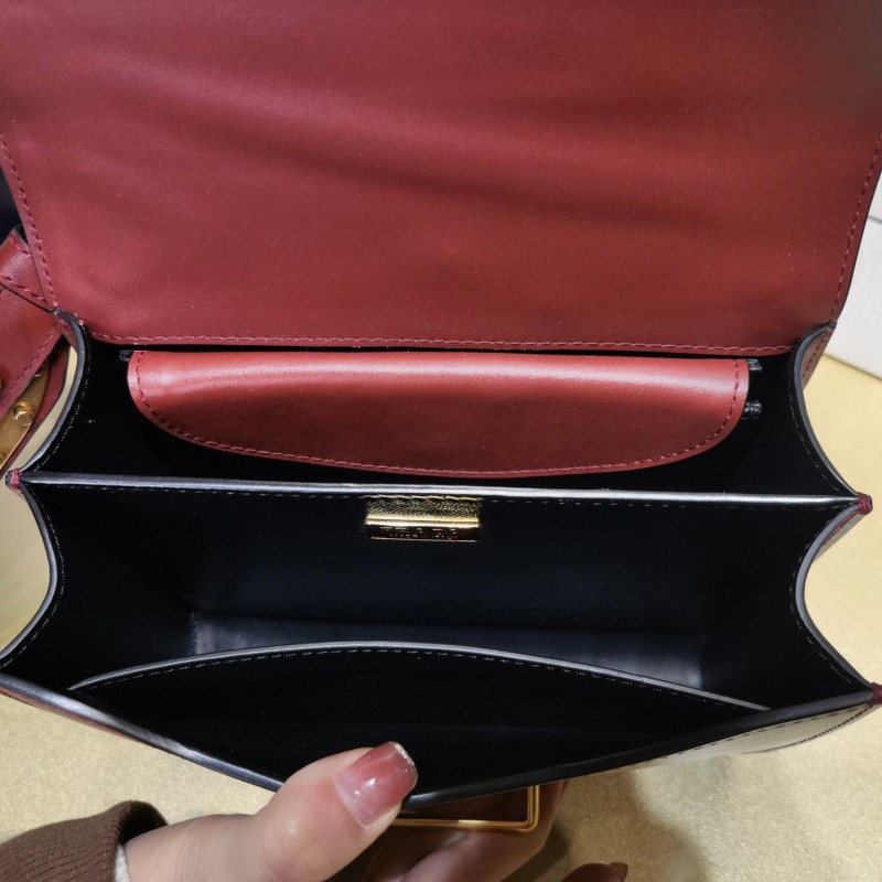 Prada Cahier 盒子包