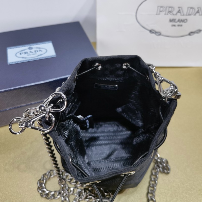 Prada Mini 水桶包