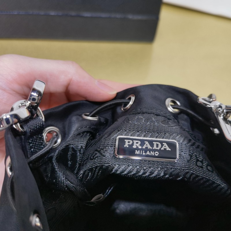 Prada Mini 水桶包