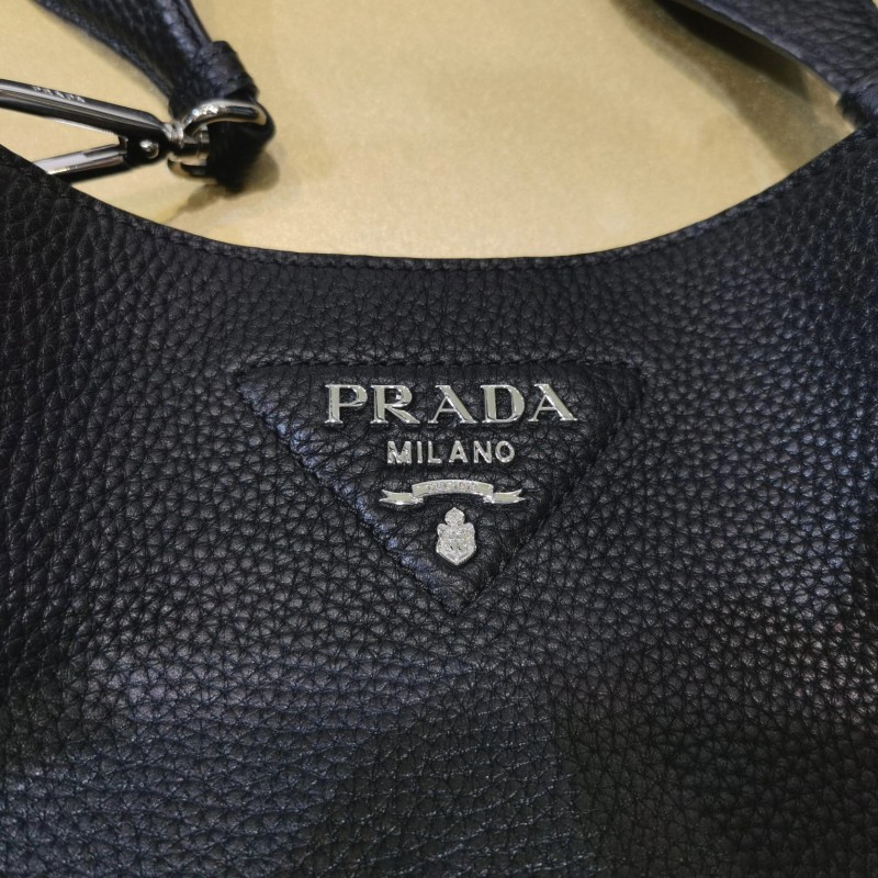 Prada Mini 单肩包 / 斜挎包