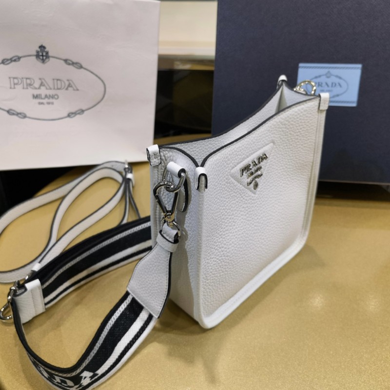 Prada Mini 单肩包 / 斜挎包