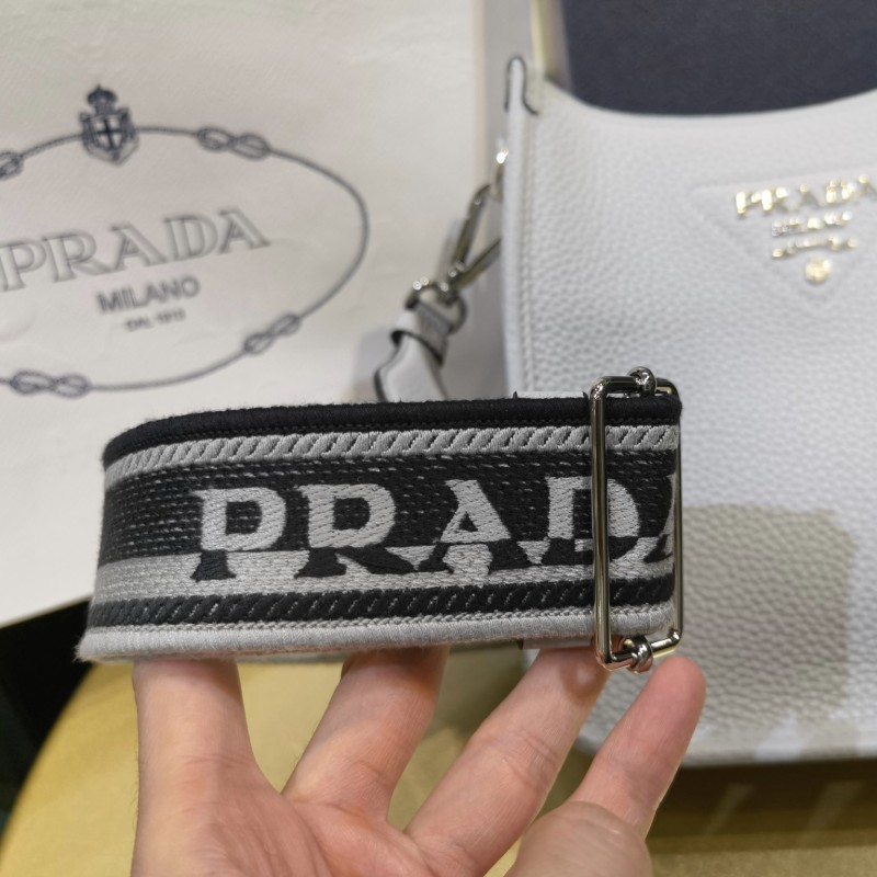 Prada Mini 单肩包 / 斜挎包