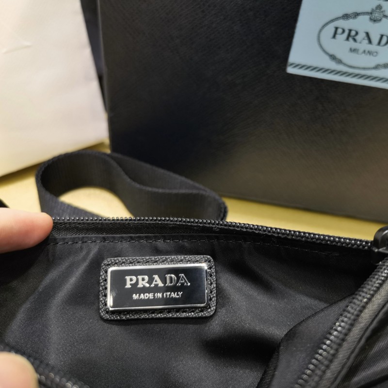 Prada 斜挎包 / 腰包 / 胸包