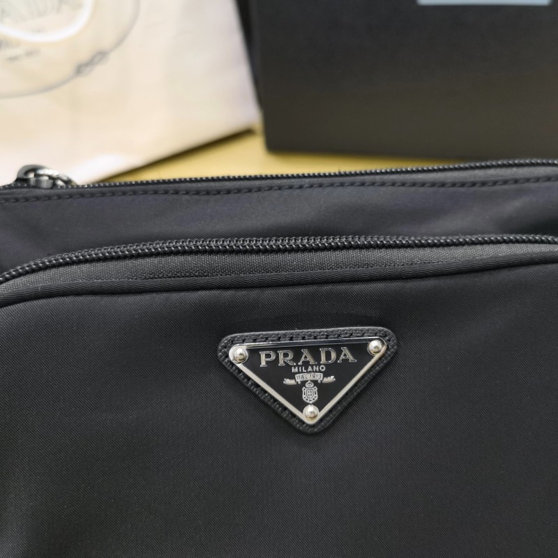 Prada 斜挎包 / 腰包 / 胸包