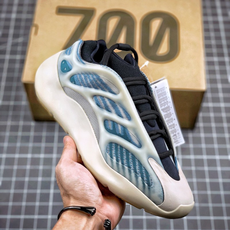 Adidas Yeezy 700