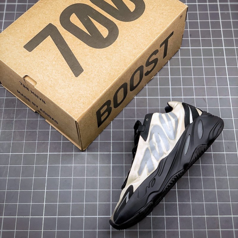 Adidas Yeezy 700