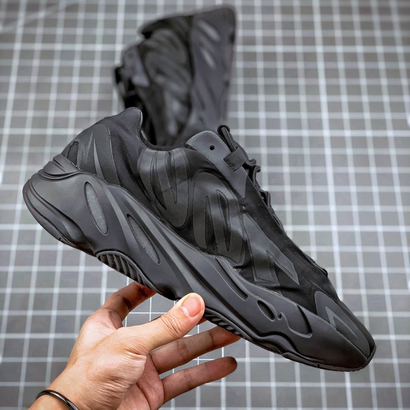 Adidas Yeezy 700