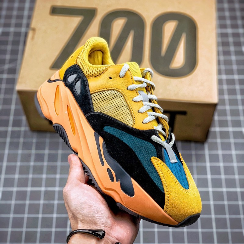 Adidas Yeezy 700