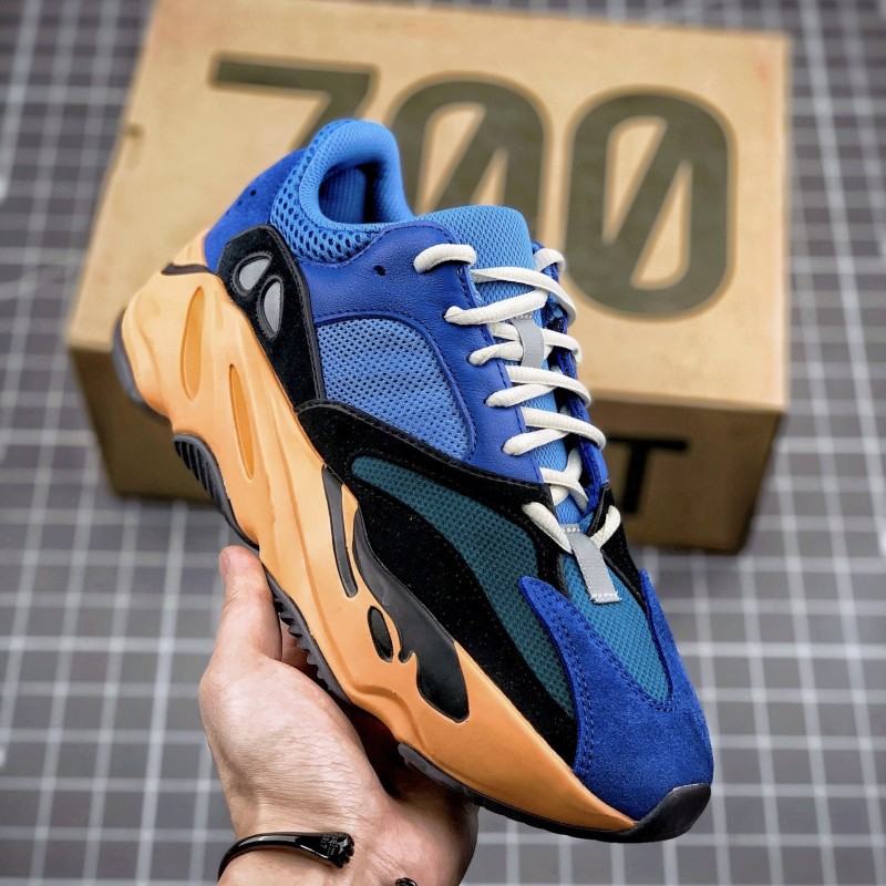 Adidas Yeezy 700