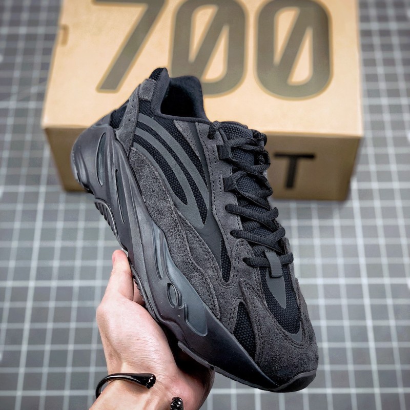 Adidas Yeezy 700