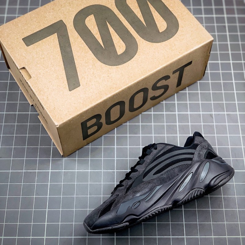 Adidas Yeezy 700