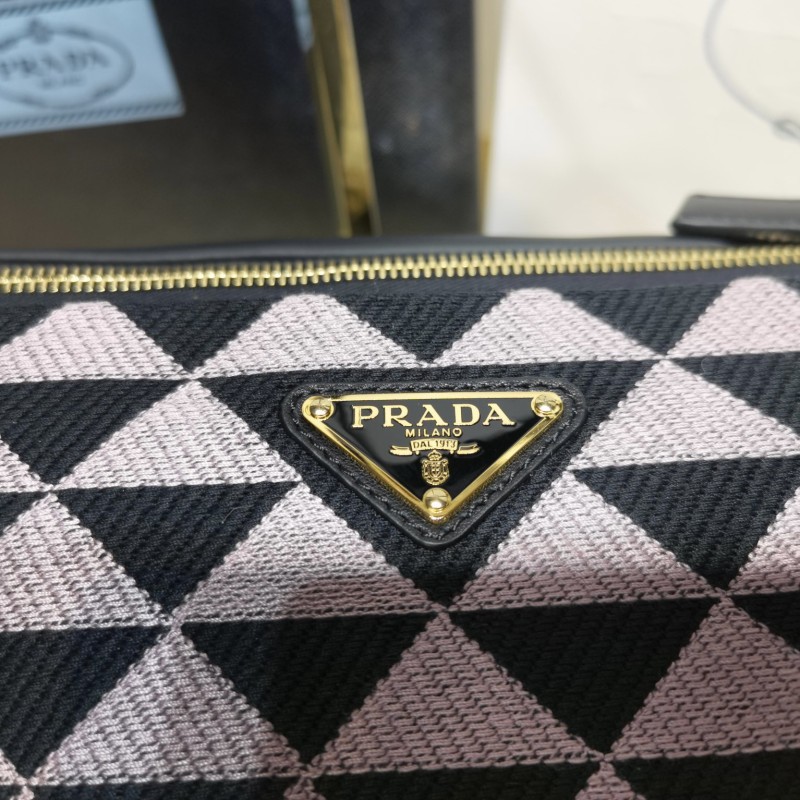 Prada 三角子母包