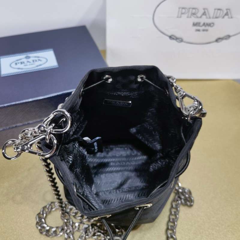 Prada Mini 水桶包