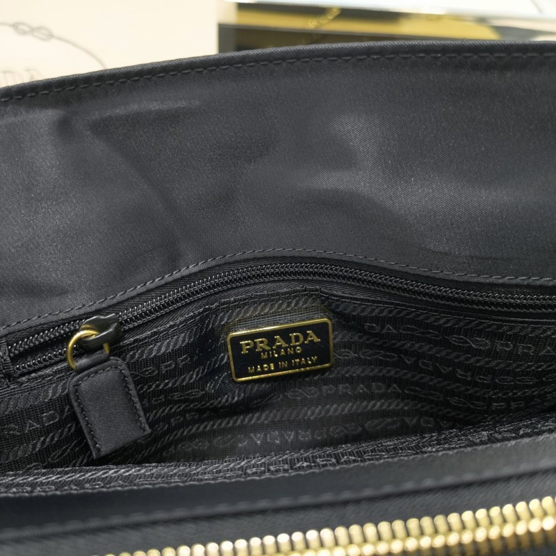 Prada 链条包