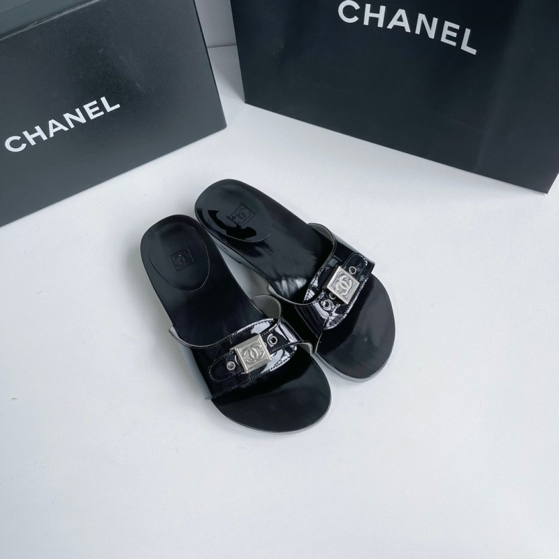 Chanel Slippers 