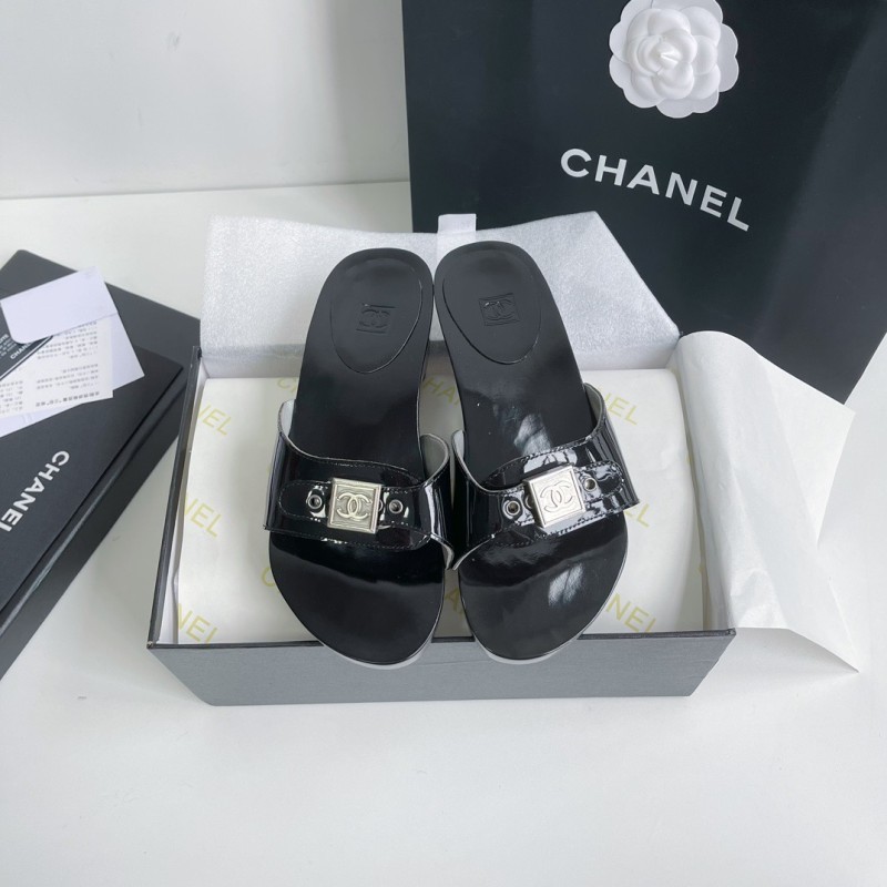 Chanel Slippers 