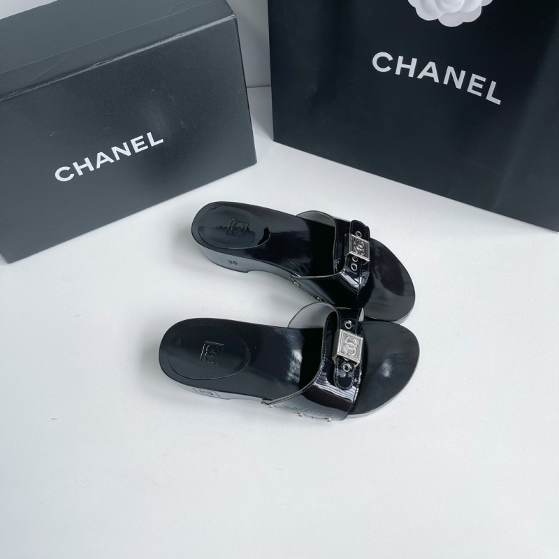 Chanel Slippers 