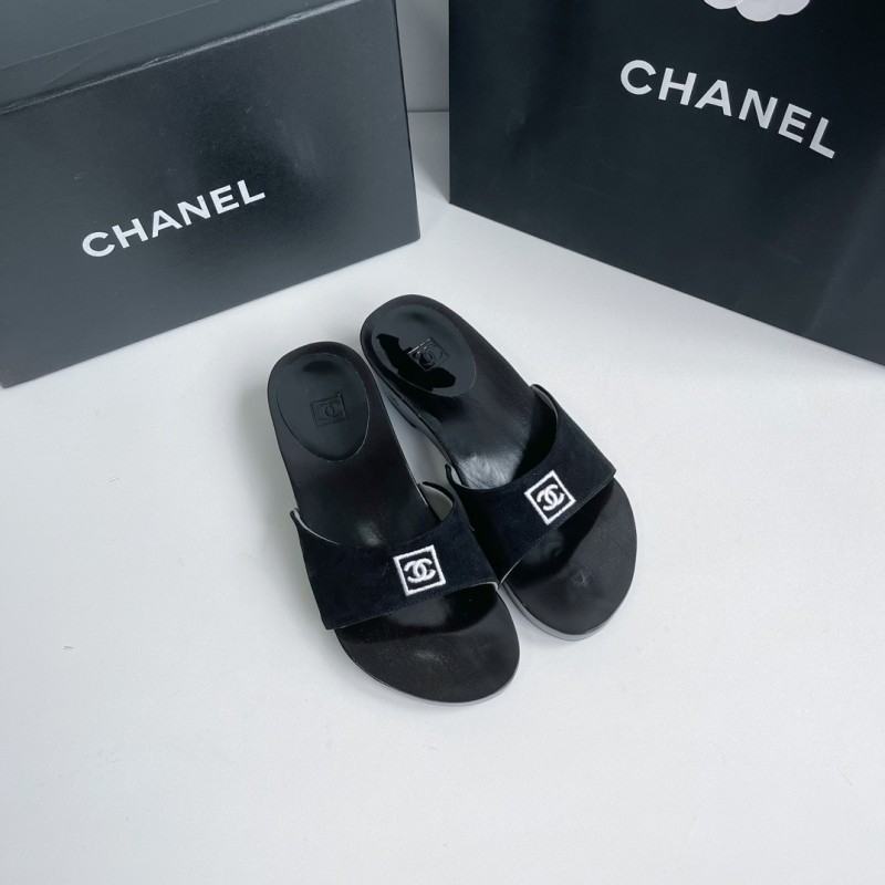 Chanel Slippers 