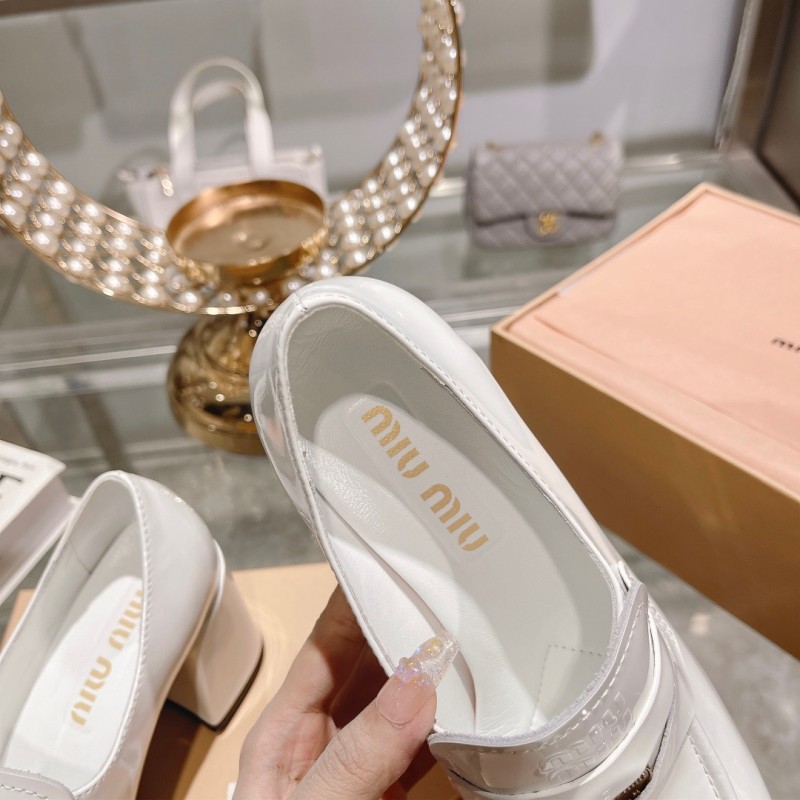 MiuMiu Flat