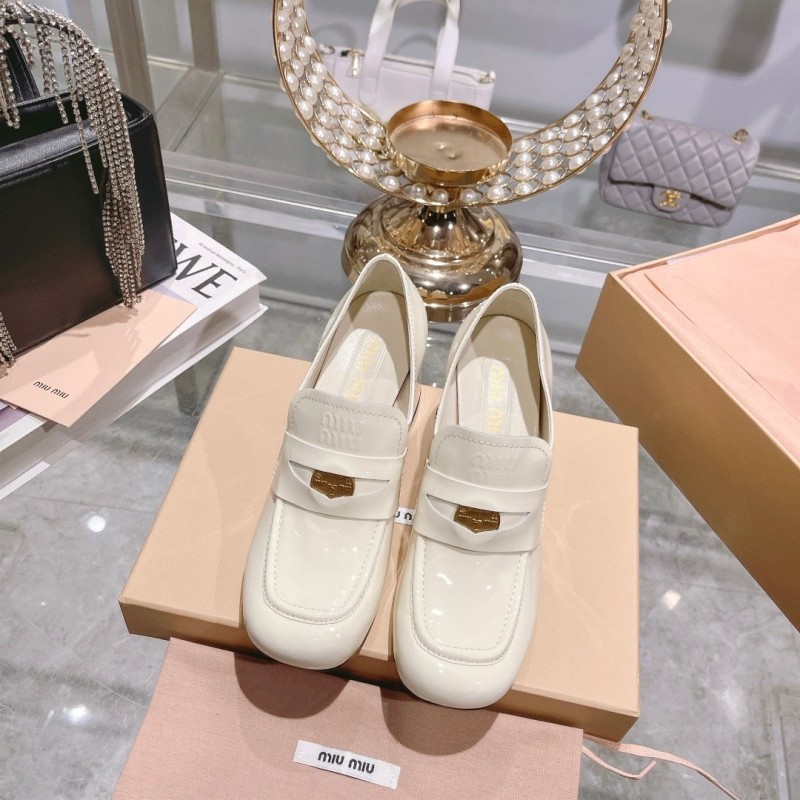 MiuMiu Flat