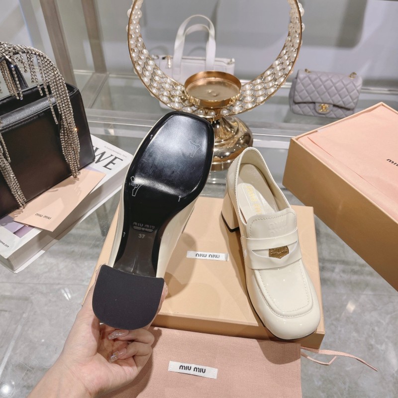 MiuMiu Flat