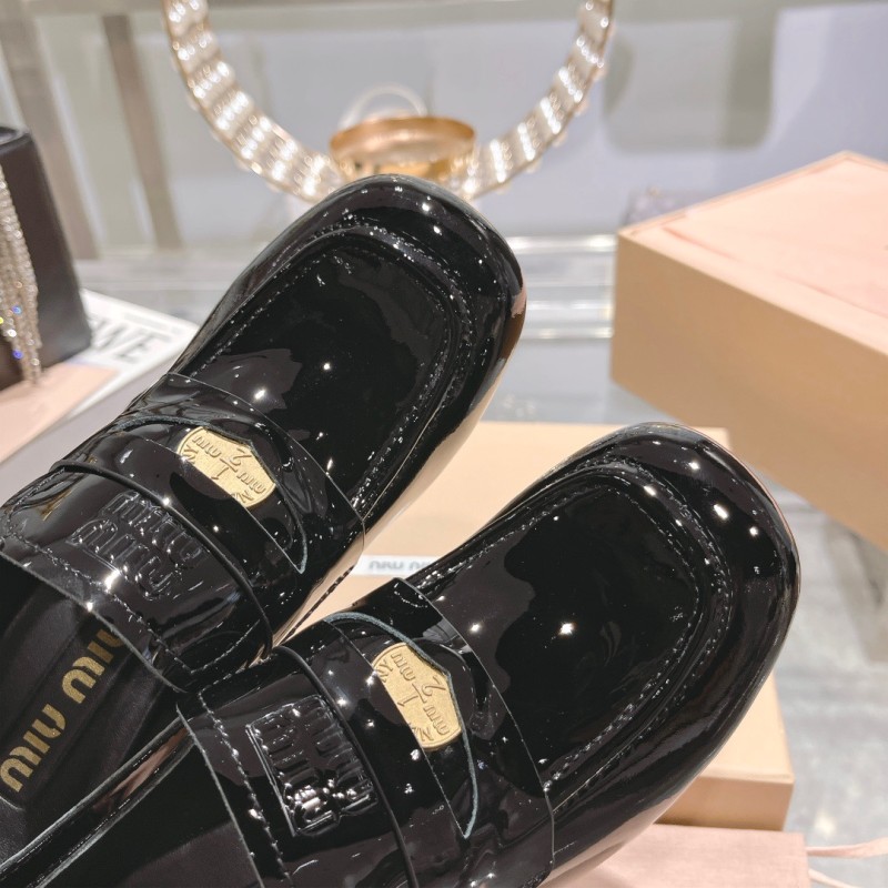 MiuMiu Flat