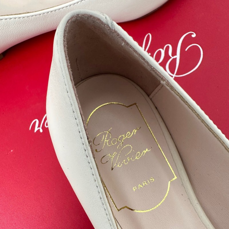 Roger Vivier Flat