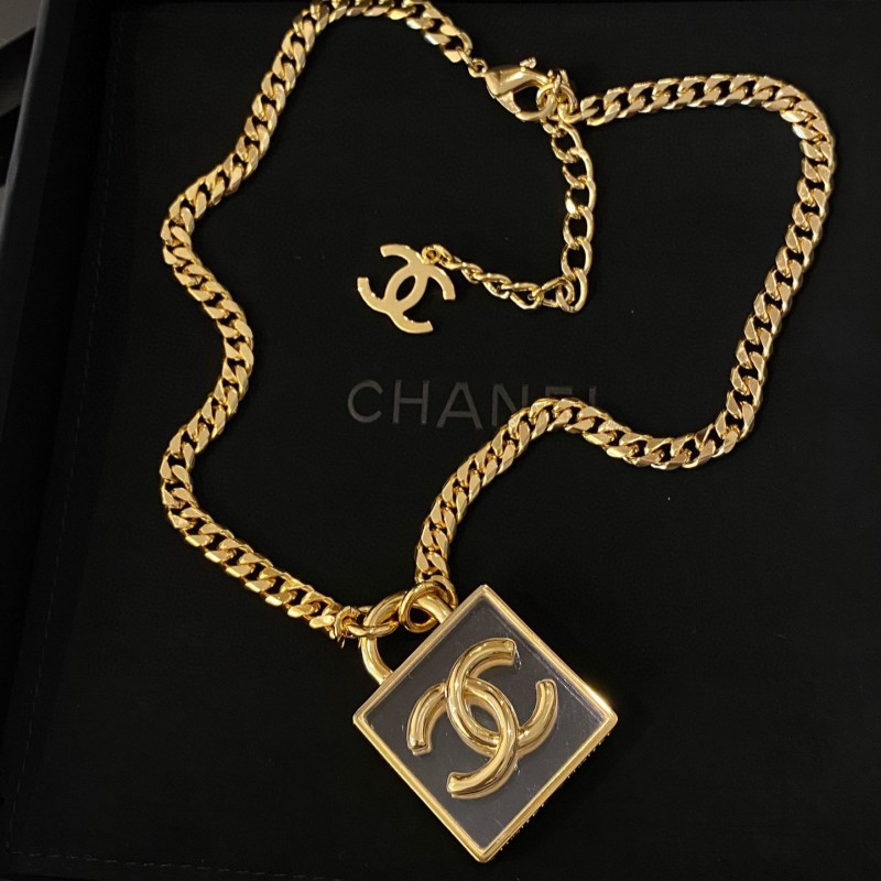 Chanel Earring