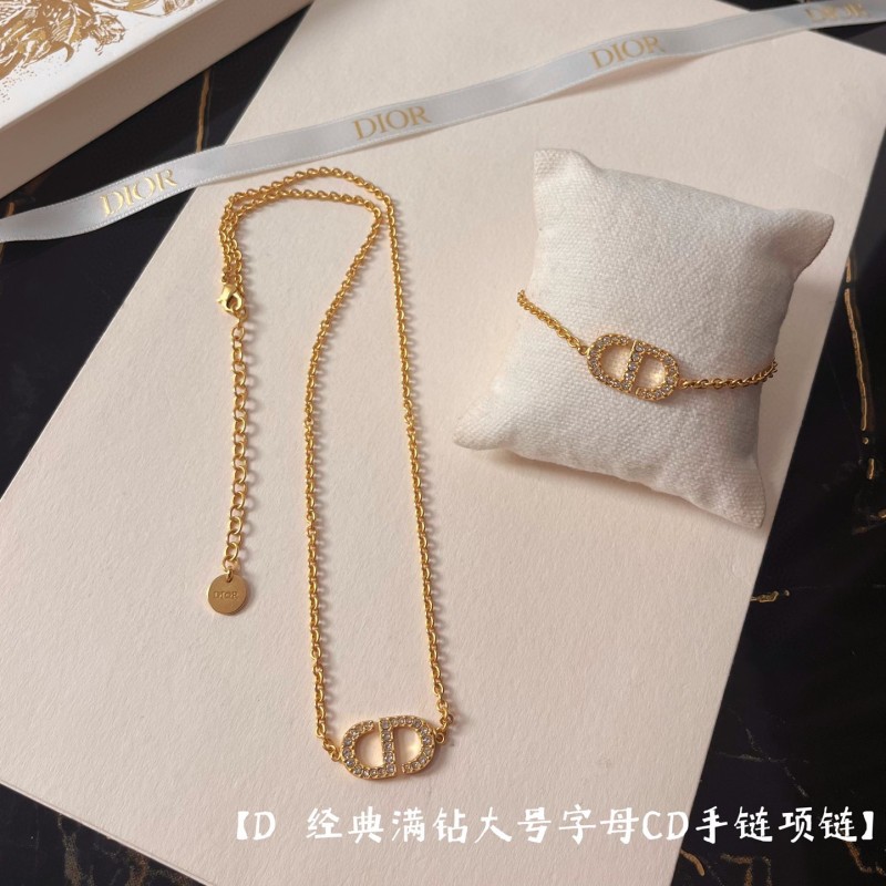 Dior Necklace / Bracelet