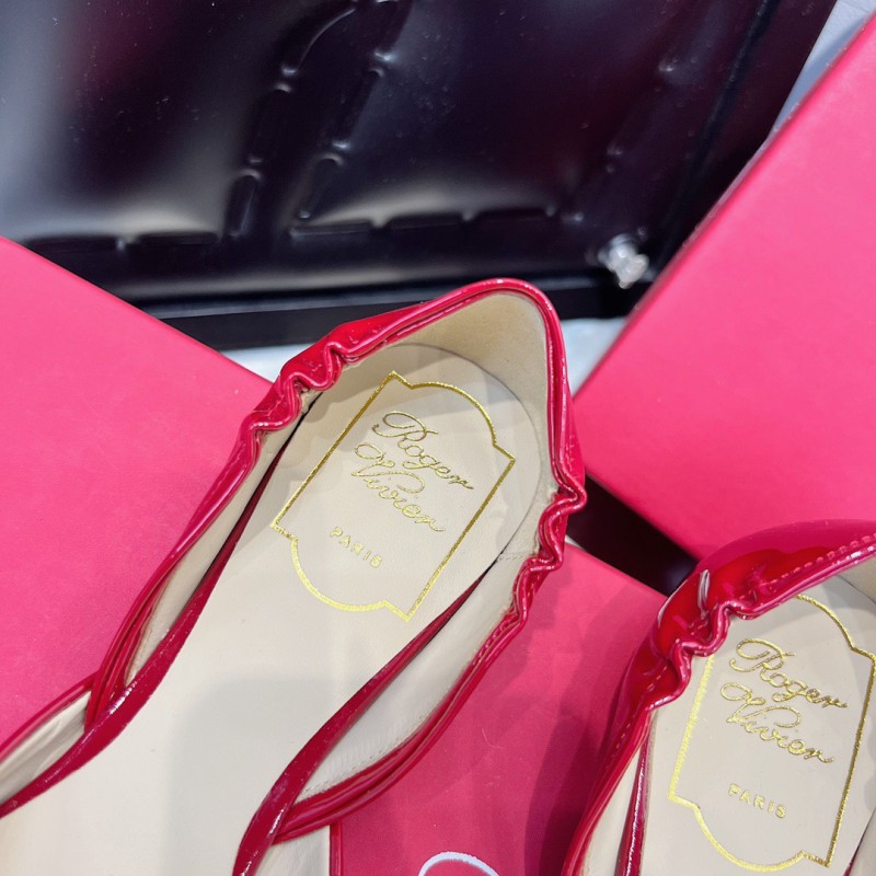 Roger Vivier Flat