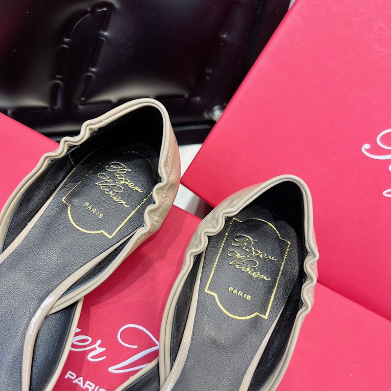 Roger Vivier Flat