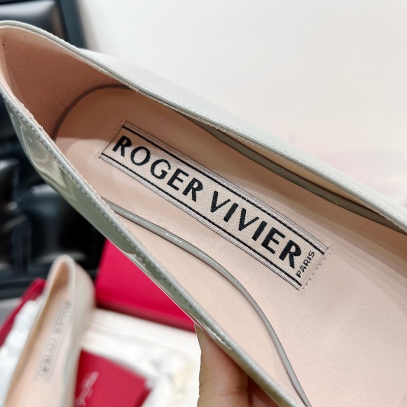 Roger Vivier Flat