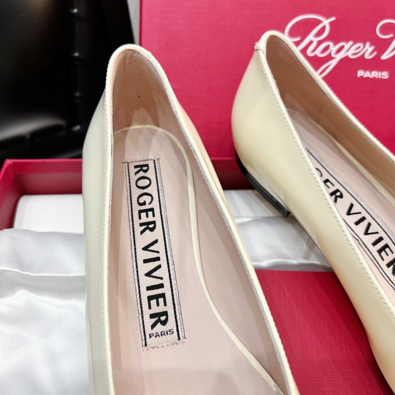 Roger Vivier Flat