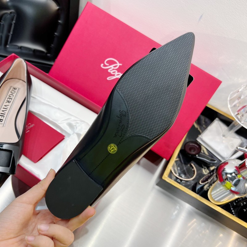 Roger Vivier Flat