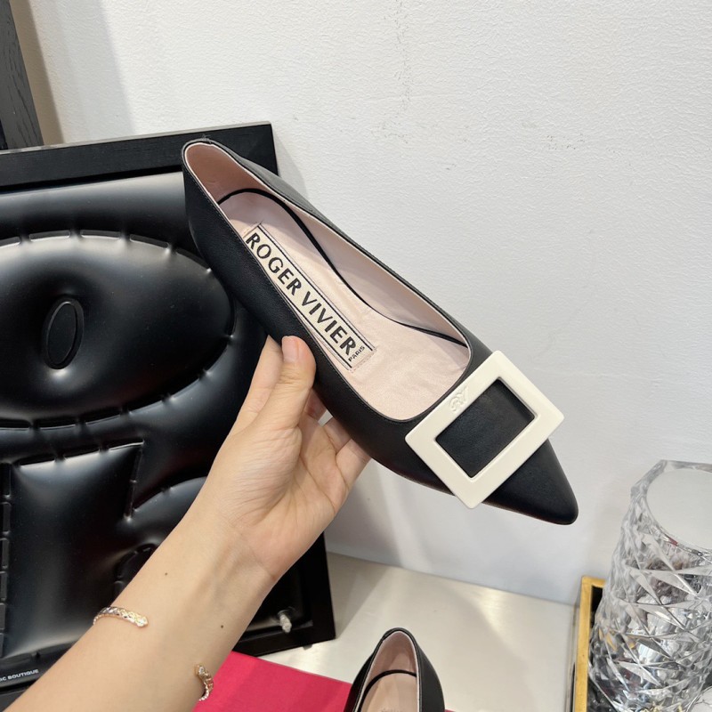 Roger Vivier Flat