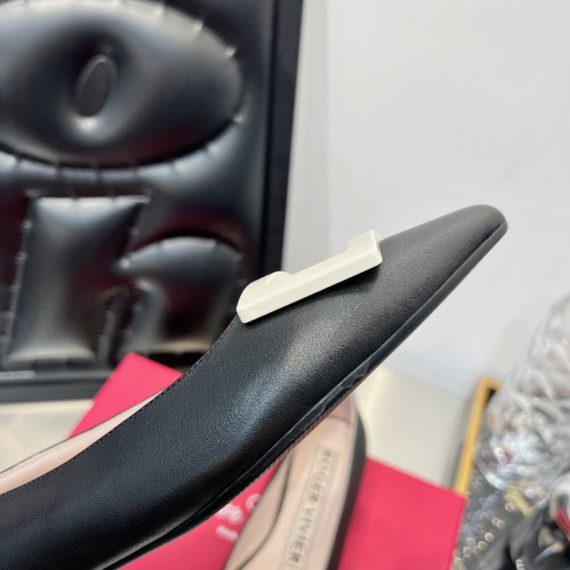 Roger Vivier Flat