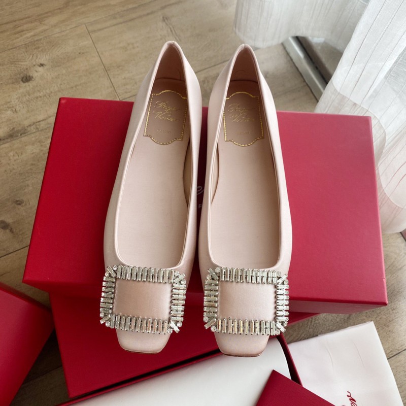 Roger Vivier Flat