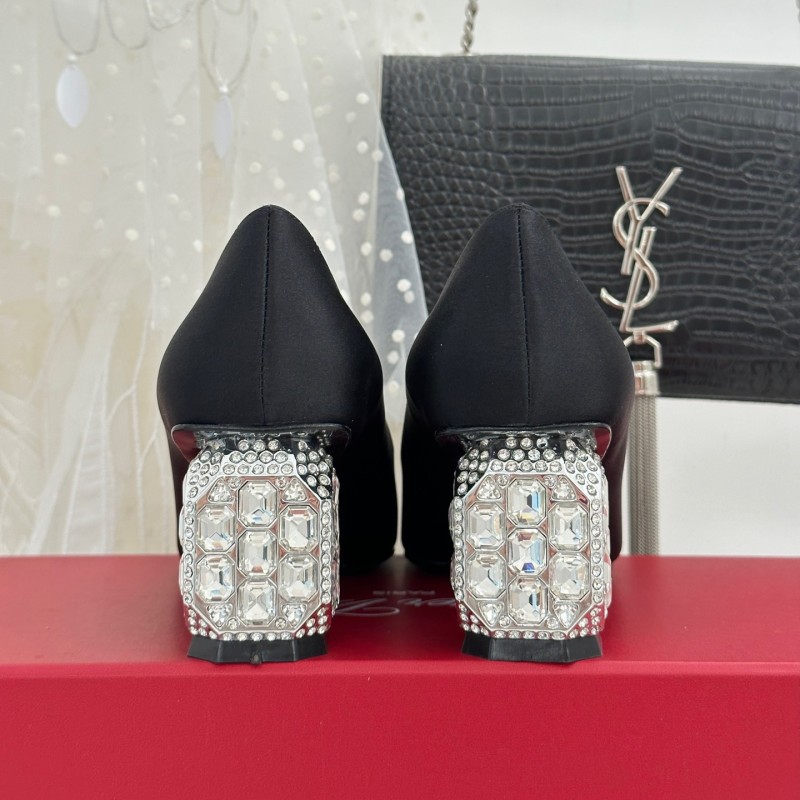 Roger Vivier Flat / Heels